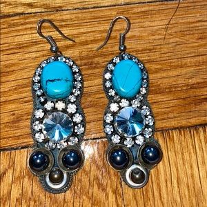 Drop sliver earrings.